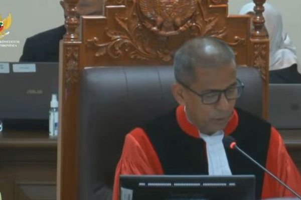 Sidang, Hakim Saldi: Kalau Terlambat Terus, “Push Up”